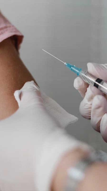 Szczepienie HPV obowiązkowe od 2027 r. Lekarka wskazuje, kto zyska najwięcej 