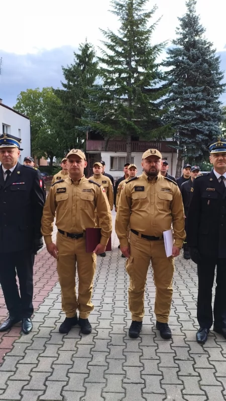 Awanse w wyszkowskiej straży pożarnej. Nowe stanowiska dla siedmiu funkcjonariuszy