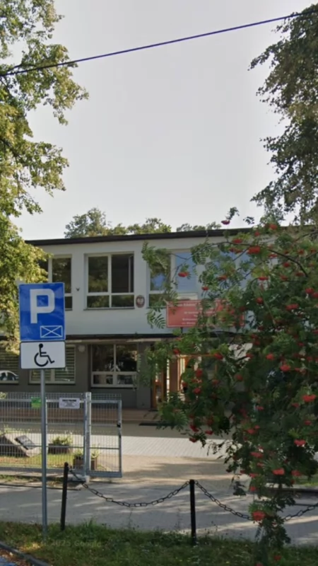Bez konkursów na dyrektorów. Powiat zdecydował, kto dalej pokieruje dwiema szkołami