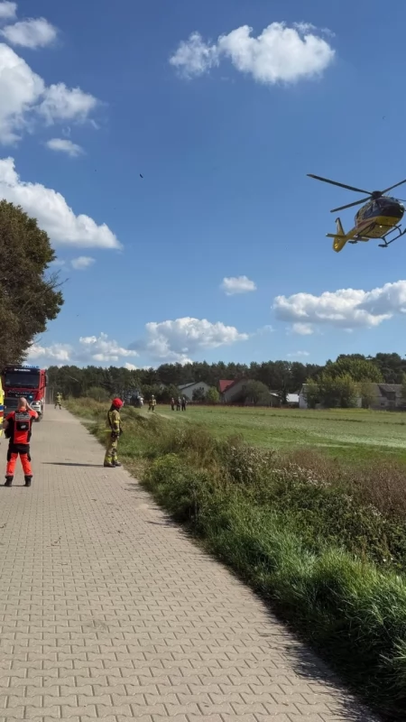 Pożar domu w Gulczewie. Poszkodowaną osobę zabrał śmigłowiec LPR