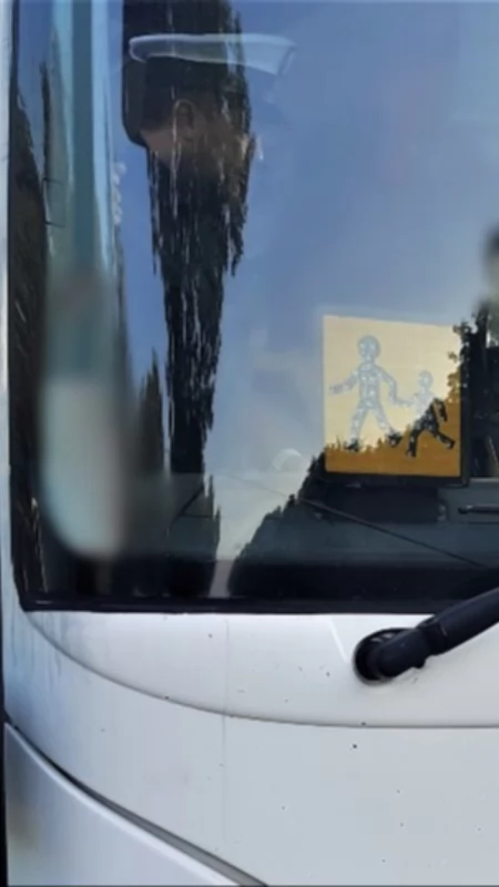 Wiózł dzieci do szkoły. Nie powinien siadać za kierownicą