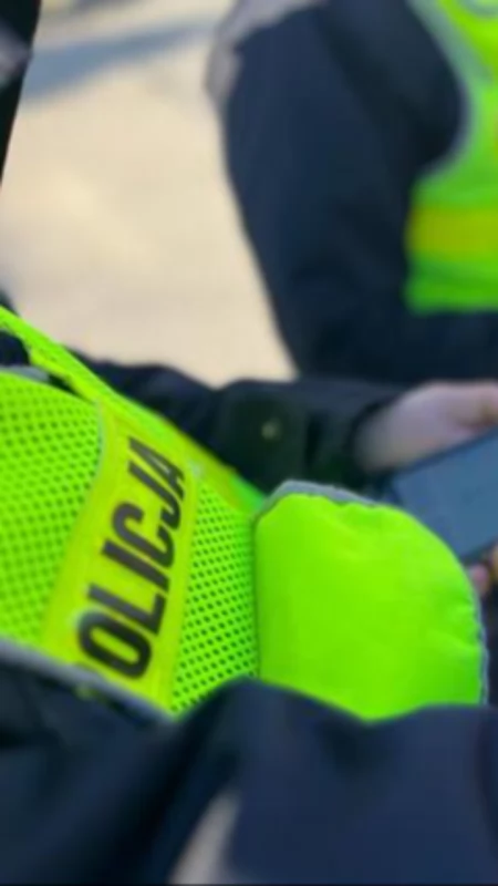 Kierowca na S8 nie wiedział, gdzie jest. Miał 2 promile i dziecko w aucie 