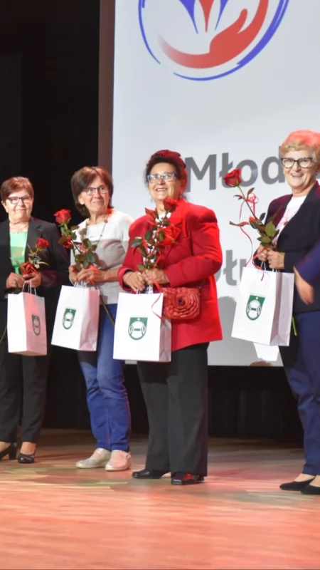 Jak żyć dłużej i zdrowiej? Seniorzy z powiatu wyszkowskiego spotkali się z ekspertami