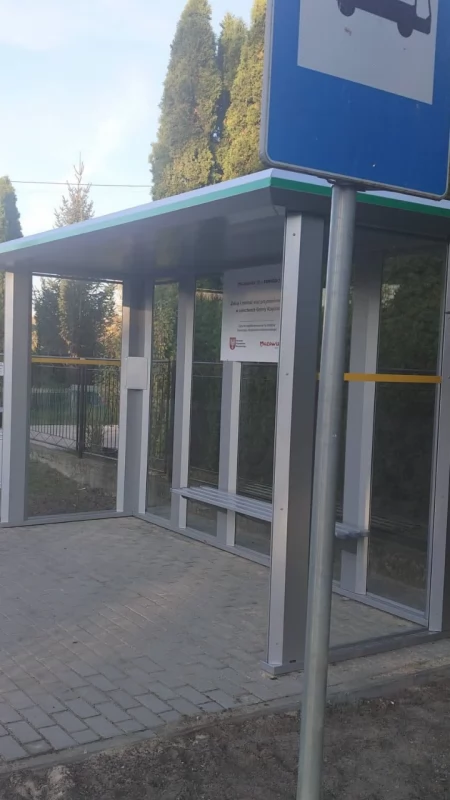 Trzy nowe przystanki za prawie 60 tys. zł. Gdzie stanęły w gminie Rząśnik?