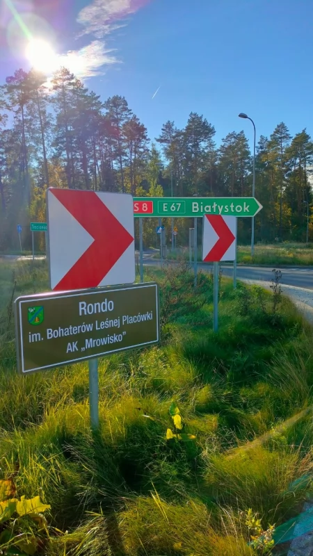 Rondo przy S8 ma już swoją nazwę. Upamiętnia bohaterów Armii Krajowej