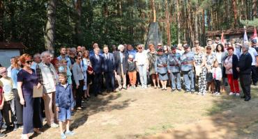 Długosiodło: Uczcili pamięć poległych partyzantów i cywilów