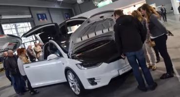 Polacy coraz rzadziej odwiedzają dealerów. Ruch i liczba wizyt w salonach są kolejny kwartał na minusie