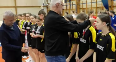 Mazowieckie Igrzyska Młodzieży Szkolnej: Unihokeistki z Zabrodzia mistrzyniami