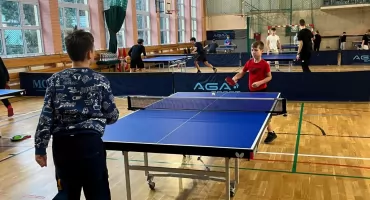 Turniej Niepodległości w Tenisie Stołowym: Sportowe emocje w SP 3
