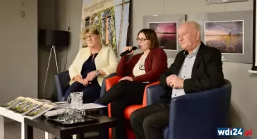 Śladami kapliczek w bibliotece: Uzupełniamy się – mówili twórcy publikacji [FOTO]
