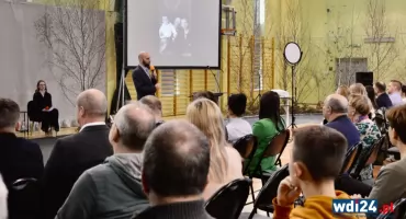 Historia, która łączy pokolenia – konferencja „Świadkowie czasu” [foto] 