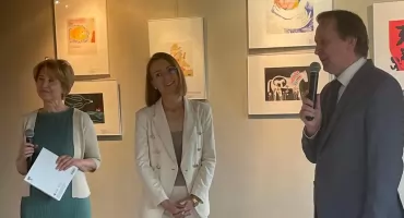 Ilustracje z całego świata, wernisaż z wyjątkowym gościem [WIDEO]
