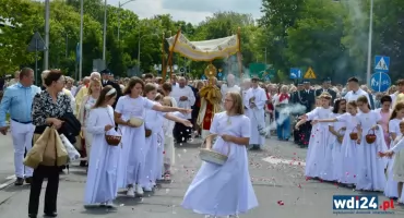 Boże Ciało. Procesja przeszła przez centrum miasta [FOTO]