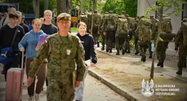 5 MBOT szkoli młodzież z Mazowsza – ruszyły „Wakacje z WOT”