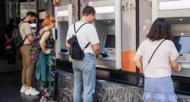 Czy należy trzymać pieniądze w banku? Eksperci są zgodni 