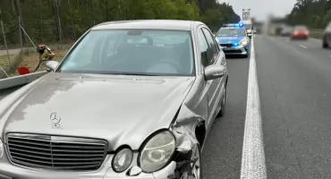 Pijany 42-latek przeszarżował: najpierw uderzył w skodę, potem w volkswagena 