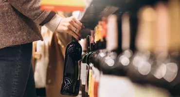 Polska zalana alkoholem. Sondaż pokazuje skalę problemu 
