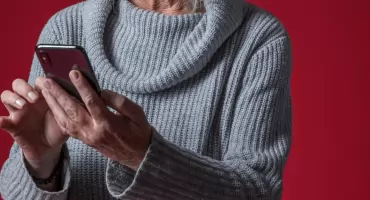 75-latka straciła ponad 88 tys. zł. Uwierzyła w reklamę szybkiego zysku