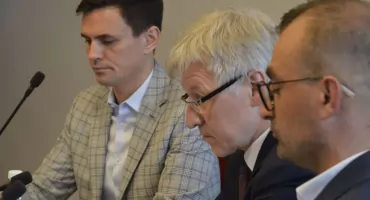 Radni Wspólnoty Samorządowej ostrzegają: „Budżet może stracić 3,3 mln zł”. Chcą cięć w Radzie i ograniczenia liczby zastępców burmistrza