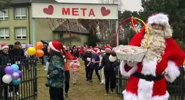 Mikołajkowy bieg w Starym Bosewie. Uczestnicy zebrali ponad 6 tys. zł na ważny sprzęt 