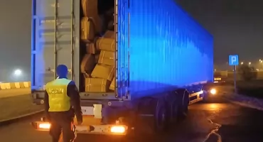 63 tony nielegalnego tytoniu. Służby rozbiły ogromny proceder