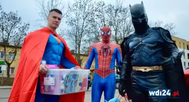 Superbohaterowie opanowali wyszkowski szpital. Batman, Superman i Spider-Man zrobili coś, czego dzieci nie zapomną