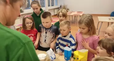 Dzieci piekły pierniki. Świąteczne warsztaty w gminie Somianka