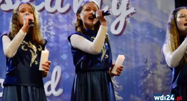 „Poziom był tak wysoki, że… posprzeczaliśmy się w jury”. Gminny Przegląd Kolęd i Pastorałek w WOK Hutnik