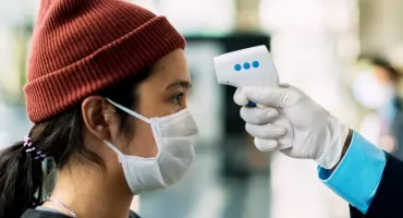 Media biją na alarm, eksperci studzą emocje. Co naprawdę wiadomo o wirusie Nipah?