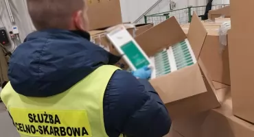 KAS zabezpieczyła miliony nielegalnych papierosów z Dubaju 