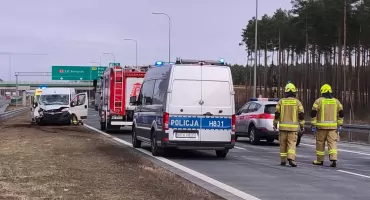 PILNE: Wypadek na S8 pod Wyszkowem. Zderzenie busa z ciężarówką
