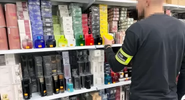 KAS zatrzymała ponad 160 tys. podróbek w Wólce Kosowskiej [WIDEO]