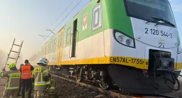 Awaria trakcji na trasie Tłuszcz–Wyszków. Pociągi stanęły, pasażerowie ewakuowani