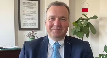 „Poczułem się jak u siebie”. Wiceburmistrz Artur Laskowski o powrocie, odpowiedzialności i tym, czego się naprawdę boi 