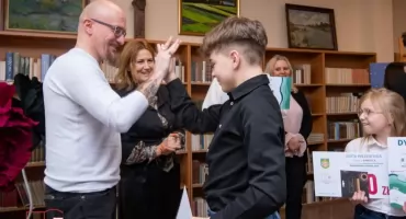 54 młodych recytatorów stanęło do rywalizacji. Znamy laureatów powiatowego etapu „Warszawskiej Syrenki”