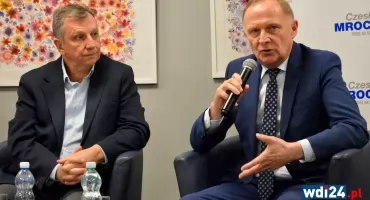 „Ktoś, kto tego nie rozumie, jest albo sabotażystą, albo idiotą”. O bezpieczeństwie, pieniądzach i lokalnych potrzebach rozmawiali w Wyszkowie Halicki i Mroczek