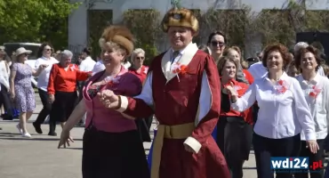 Wyszkowianie wspólnym polonezem uczcili Święto Konstytucji 3 Maja [FOTO]