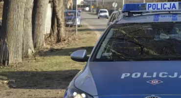 Tragedia pod Warszawą: 67-latek zastrzelił partnerkę, potem popełnił samobójstwo. Na miejsce były dzieci