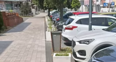 WDI Opinie: Wyremontowana ulica, a w donicach chwasty. „Po co sadzić, skoro nikt tego nie pielęgnuje?”