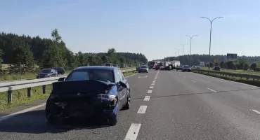 Wypadek na S8 pod Wyszkowem. Zderzyły się cztery samochody, są osoby ranne